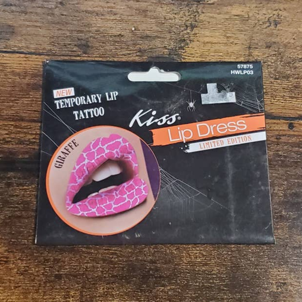 NWT! Kiss Lip Dress Temporary Lip Tattoo in Giraffe 57875